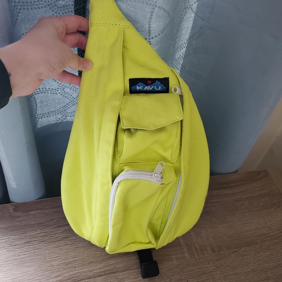 Kavu Handbags - Kavu crossbody backpack